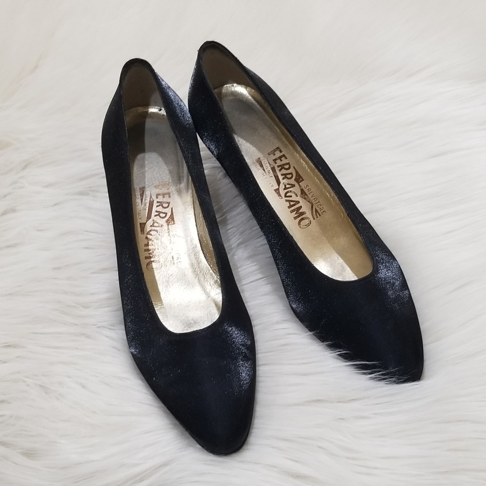 Vintage ferragamo pointed heels